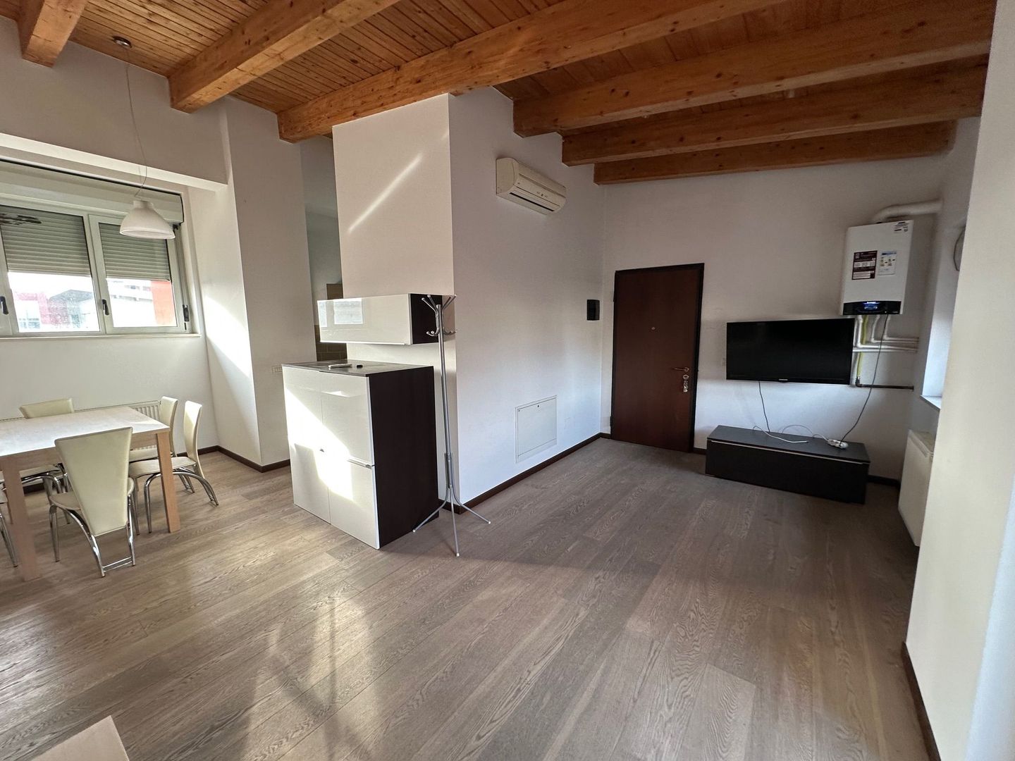 Apartament 3 camere cu terasa de 38 mp - Poză 6