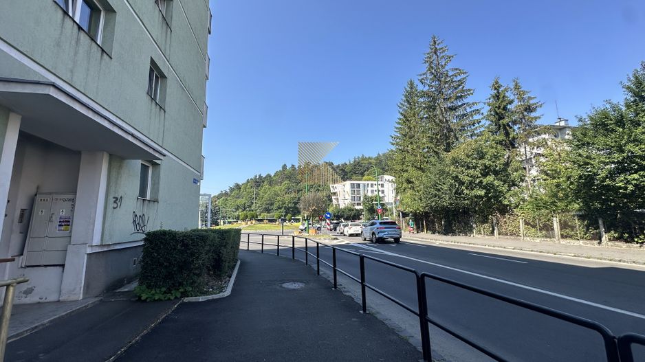 Spatiu pentru birou | 10 mp | intrare separata | baie | Judetean - Poză 4