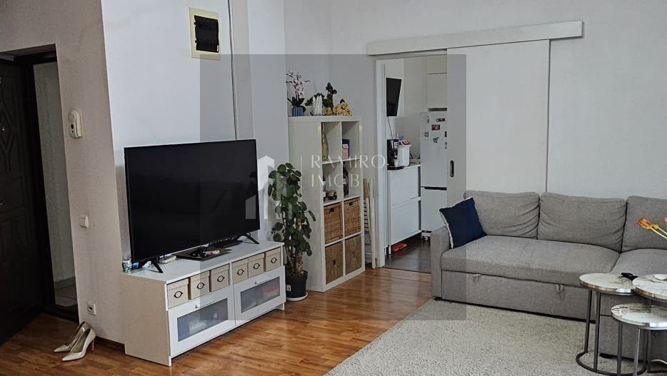 Apartament 2 camere la 4 minute metrou 1 Decembrie/ Mobilat si utilat - Poză 2