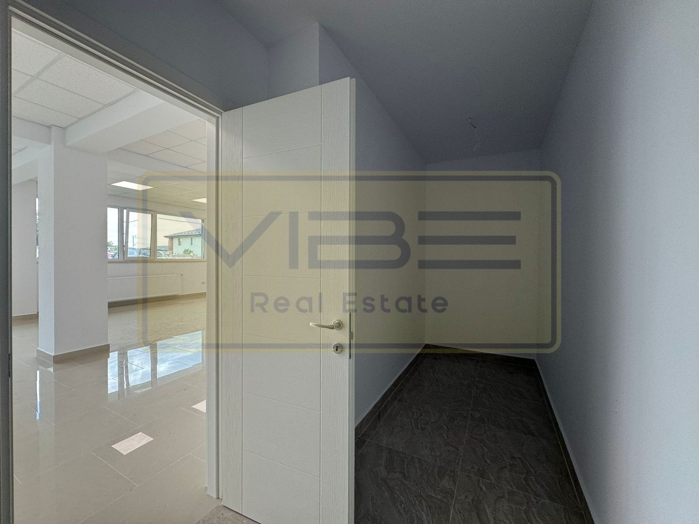 Spatiu office / comercial Valea Lupului - Strada Garoafei - Poză 11