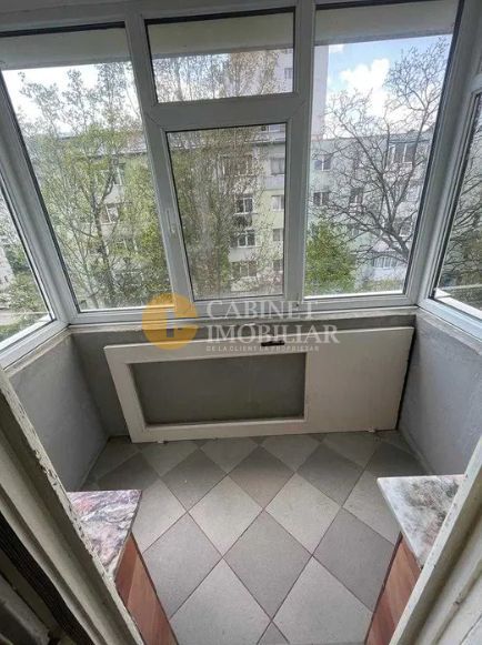 Etaj 3, apartament cu  2 camere zona Alexandru-Zimbru - Poză 7