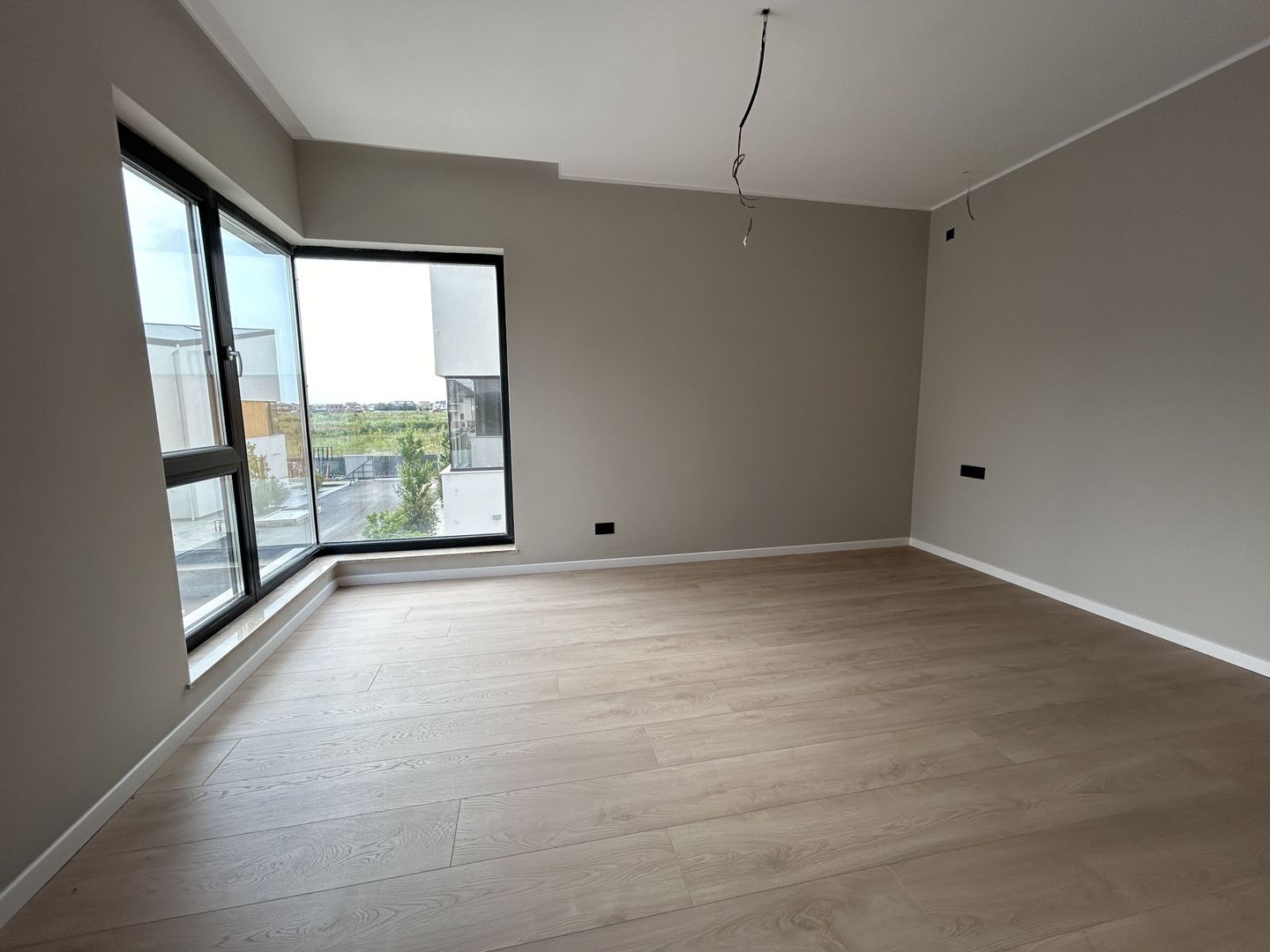 VILA INDIVIDUALA | TUNARI | MUTARE IMEDIATA - Poză 13