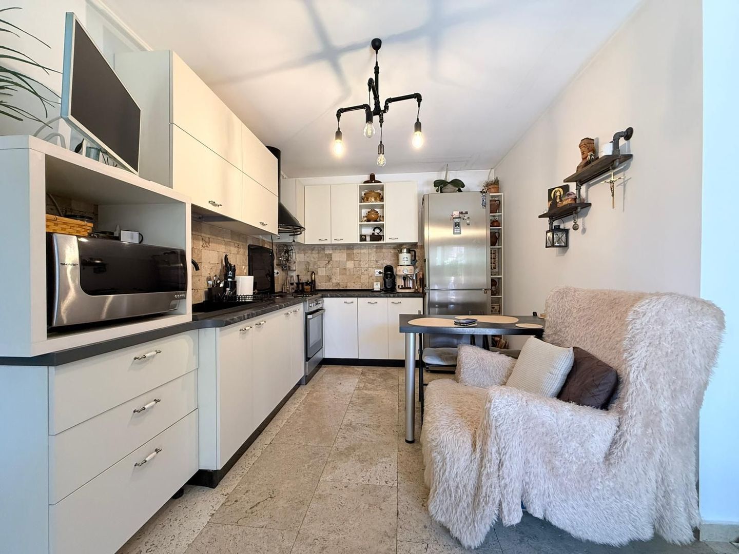Casa renovata integral | acces auto in curte | Centrala proprie - Poză 10