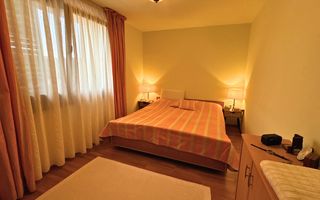 Vilă cu 10 camere P+2E+M 400 M² utili 2800 M² Teren Comandau - Poză 5
