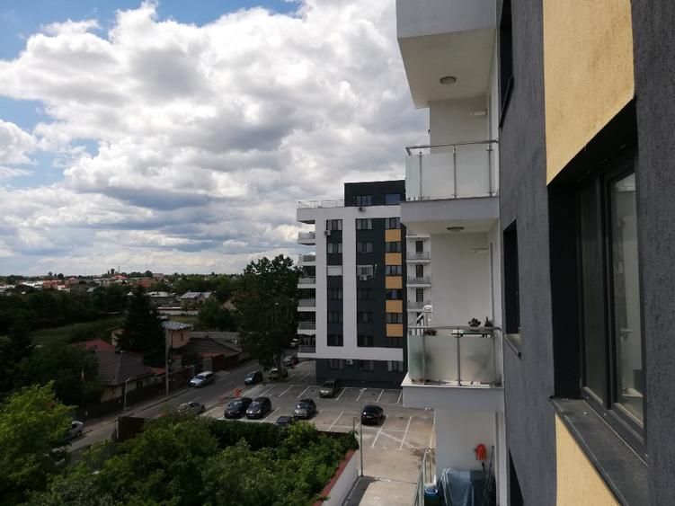 Vând apartament cu 2 camere, decomandat nou  + loc de parcare, situat in complex - Poză 1