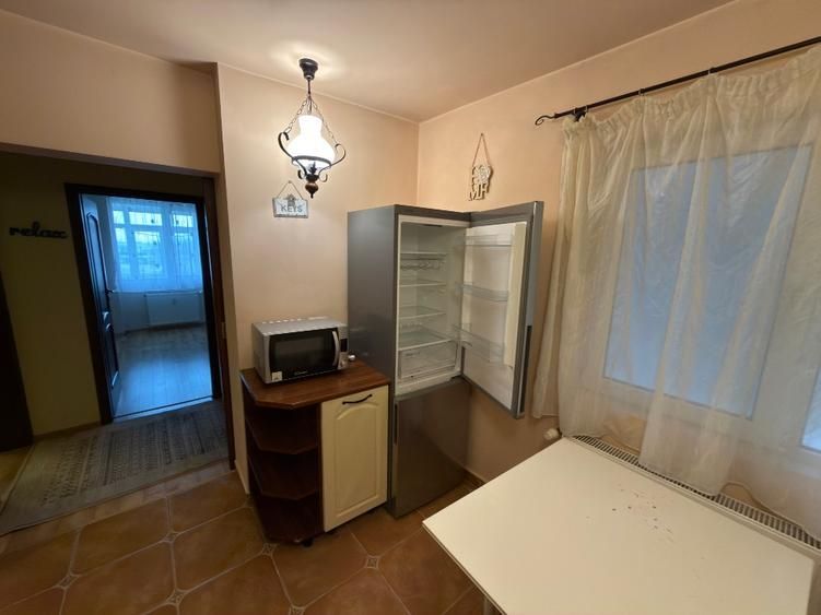 Inchiriere apartament  3 camere decomandat - Poză 5
