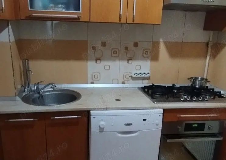 BRASADAS vinde ap 3 cam etaj 1/4 Carpati 1. - Poză 2