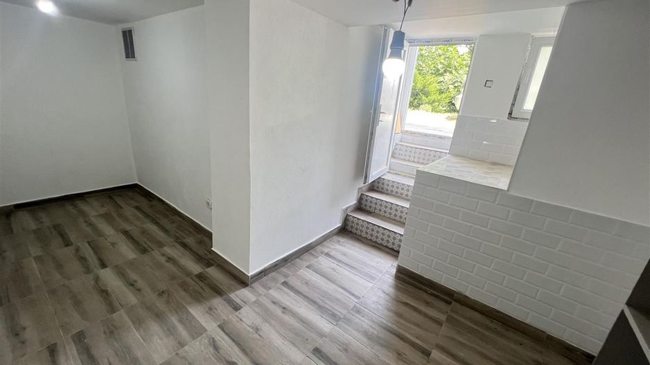 3 camere deosebit amenajat LUX  boxa curte acces auto - Poză 21