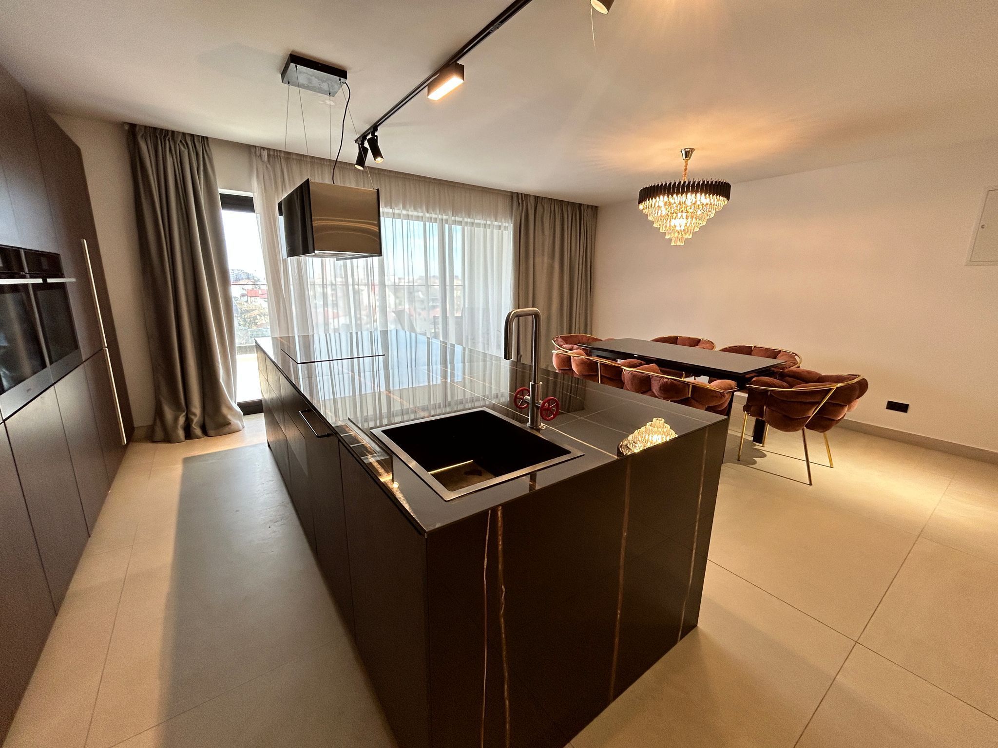 PENTHOUSE ULTRAMODERN INTELIGENT MOBILAT ULTRALUX terasa 120mp Zona Domeni - RIMO — fotografia 3