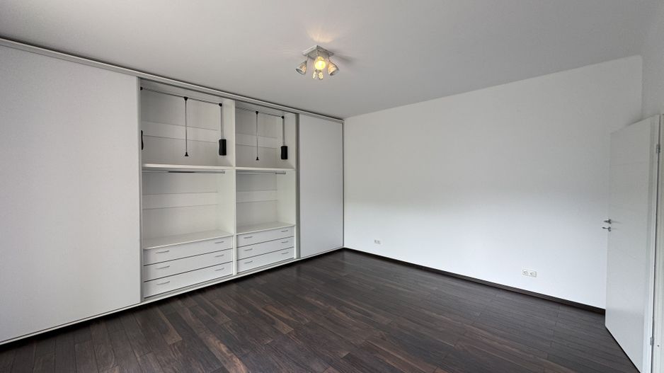 Apartament cu vedere spre Tâmpa, liniște și natură, în Centrul Istoric al Brașov - Poză 14