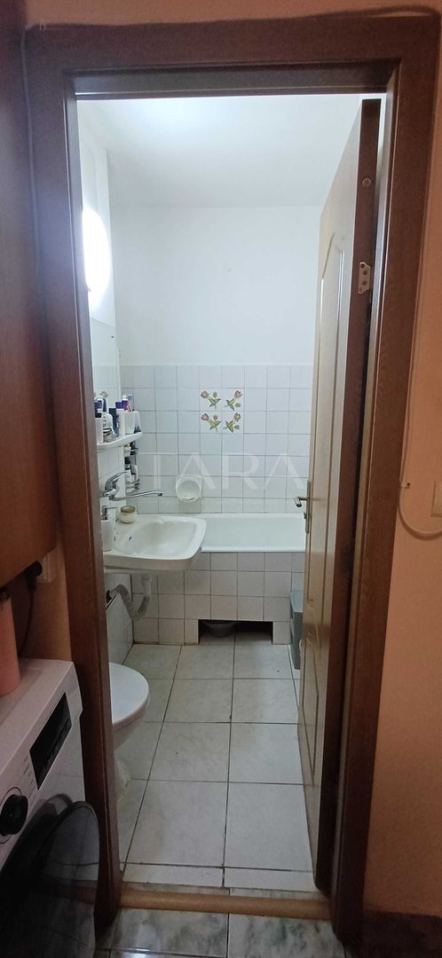 Apartament cu 2 camere, etaj intermediar, lift și balcon, zona Minerva - Poză 7