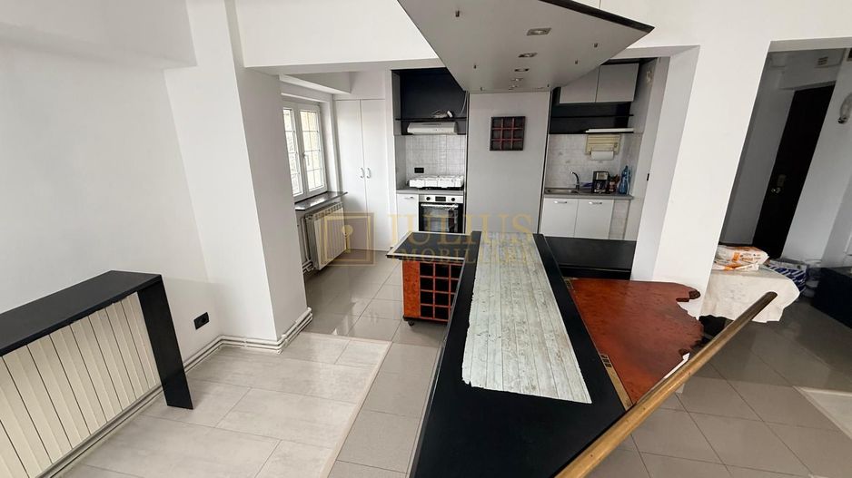 Medicina, 2 camere, 2 bai, centrala proprie, apartament spatios-105 mp - Poză 3