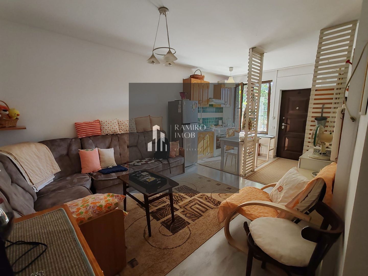 APARTAMENT 2 CAMERE IN VILA /CURTE, TITAN/INDUSTRIILOR, CENTRALA - Poză 1