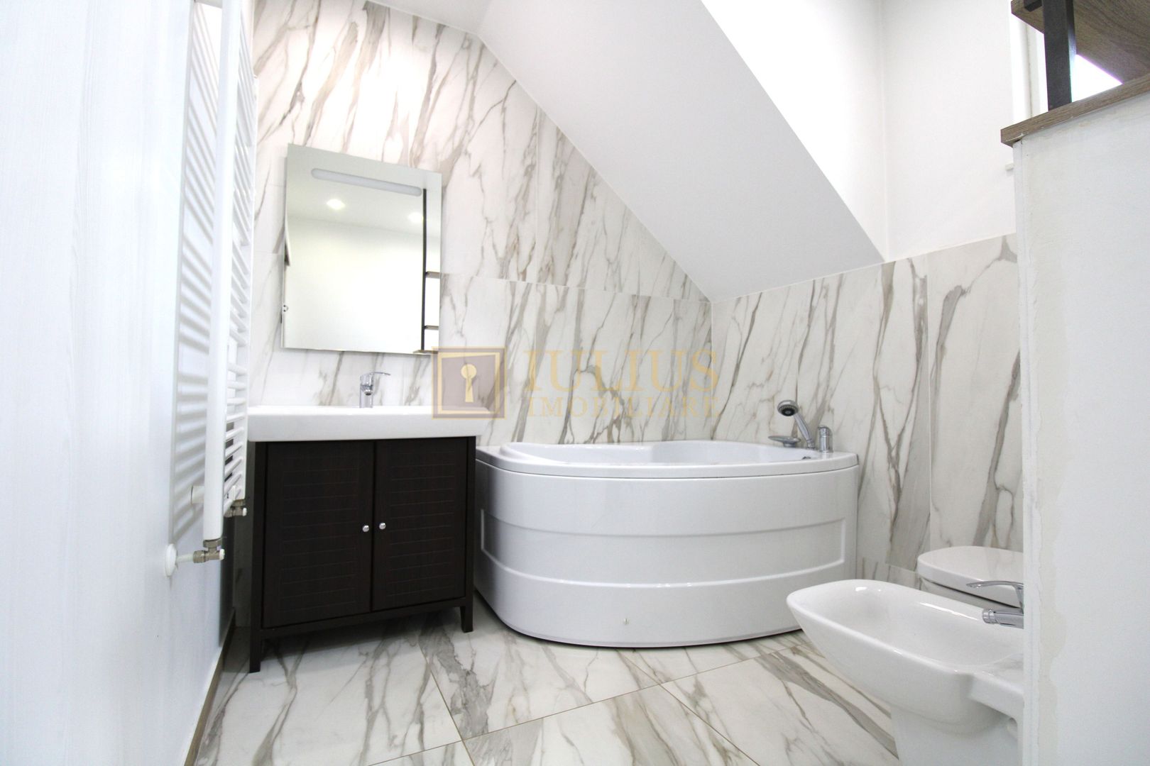 1/2 duplex, 5 camere – prima închiriere | Moșnița Veche - Poză 19