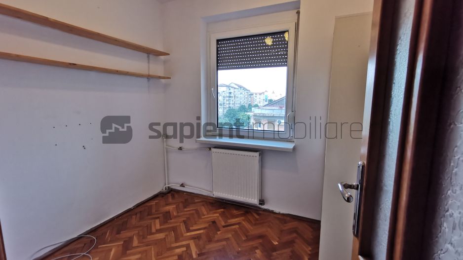 De închiriat apartament cu 4 camere, Bd. Decebal - Poză 5