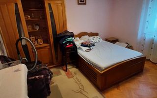 Casa 5 camere, Zona Parcul Tineretului, pret 105000 euro neg - Poză 6