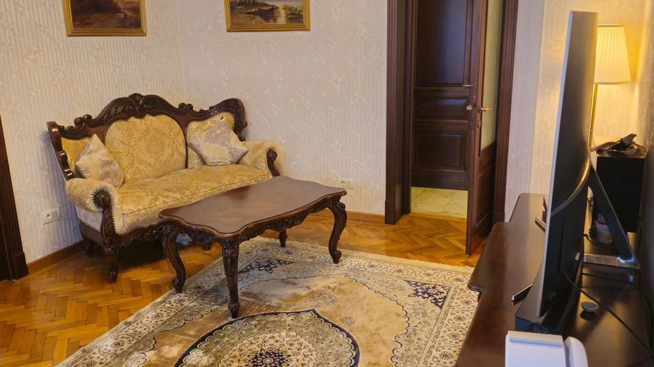 Vila frumoasa ,localizata central\ Unirii Square\Proprietar - Poză 3