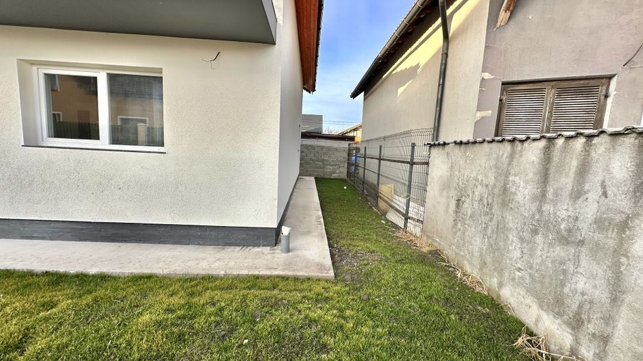 Casă individuală de vanzare  cu garaj și curte proprie – Hălchiu - Poză 31