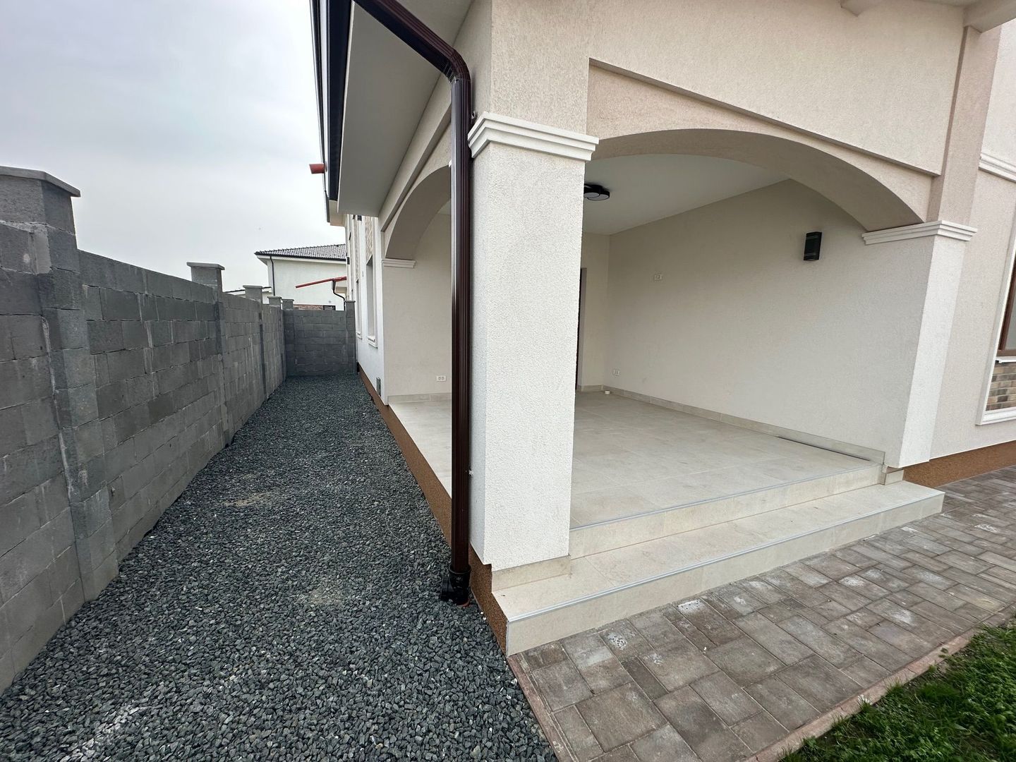 Duplex cu camera pe parter - Poză 10