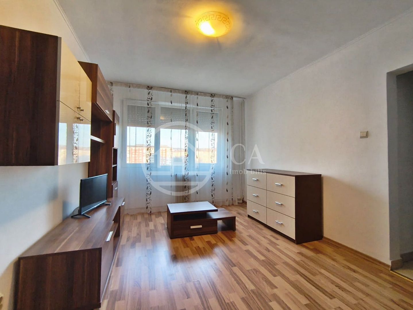 Apartament de închiriat cu 2 camere in zona Rogerius, Oradea - Poză 4