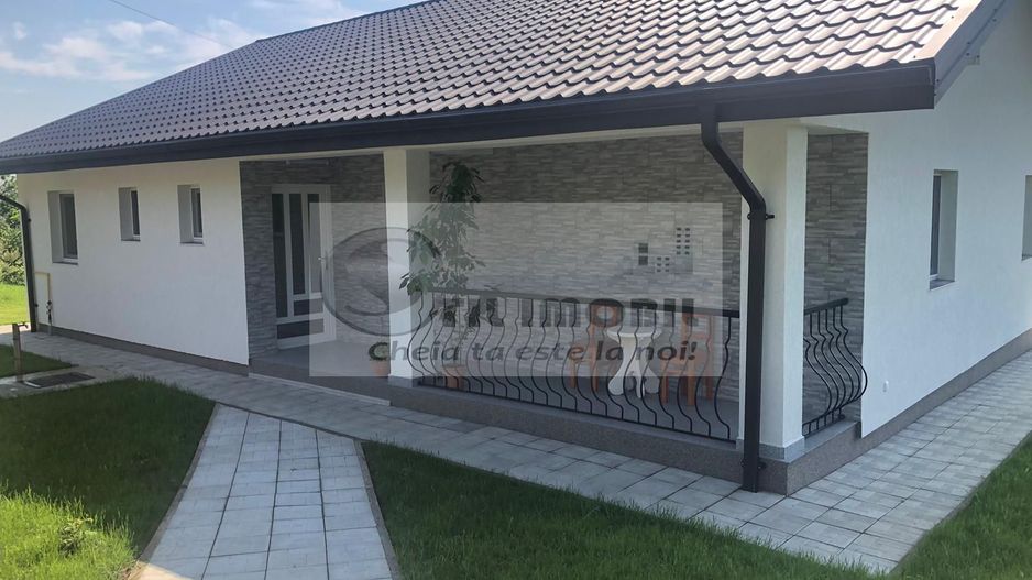 Casă individuală de vânzare - Bucium - 210.000 euro - Poză 1