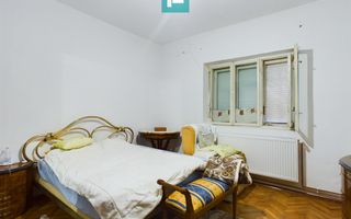 Casă cu 4 camere + anexe   în Șofronea - Poză 3