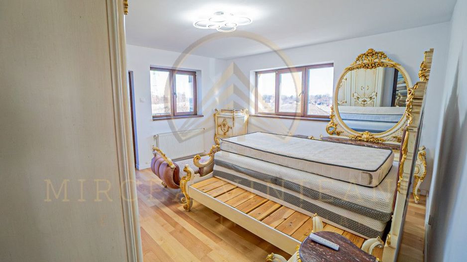 Lazu - Vila de vânzare compusă din P+1E+M. - Poză 27