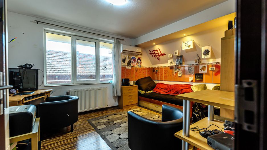 Casă cu teren pe Calea Timișorii - Poză 4