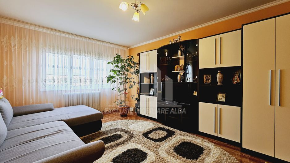 Apartament cu 3 camere decomandate, Ampoi 3 - Poză 1