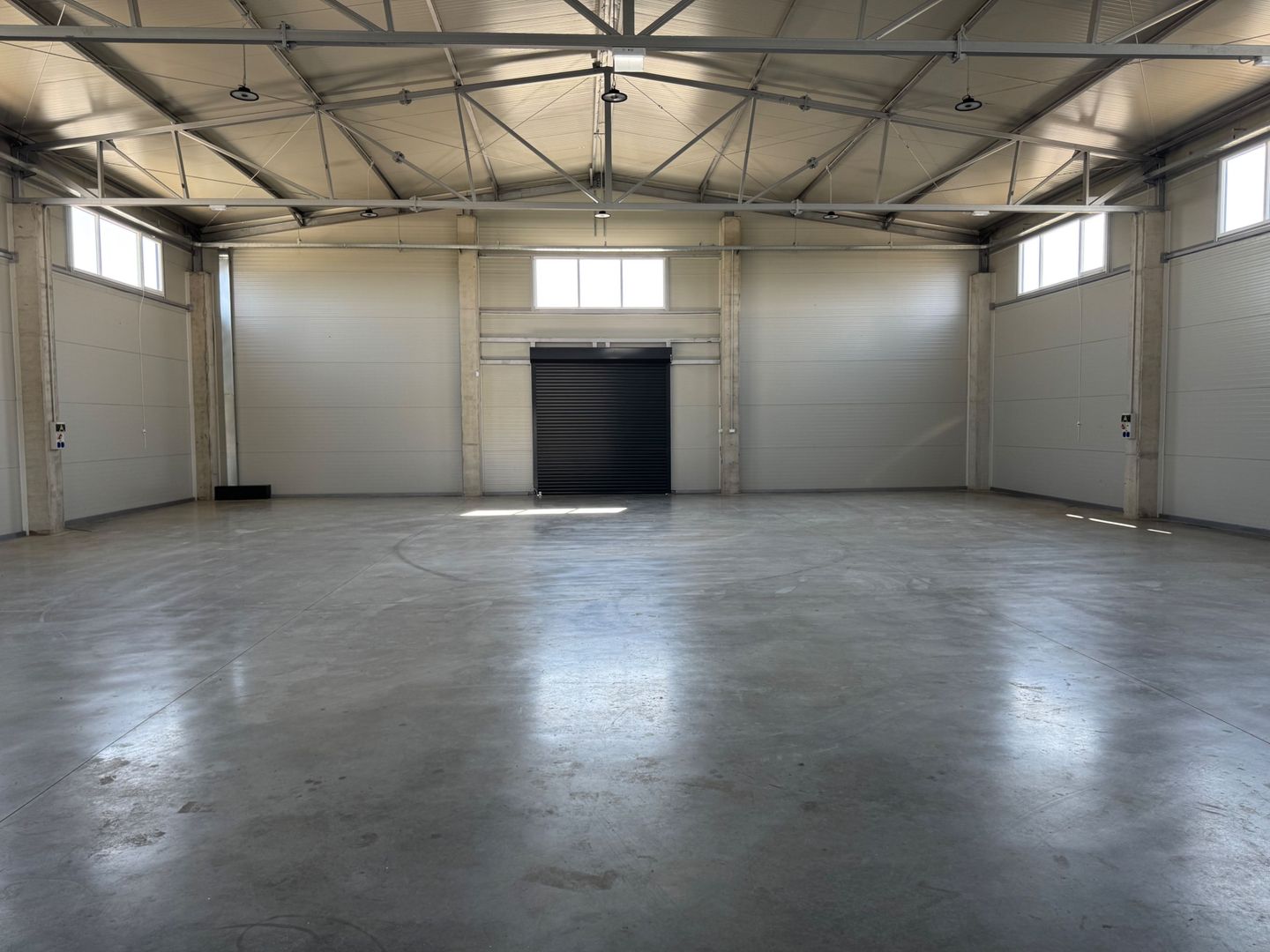 Hala depozitare cu birouri zona de N - Poză 2