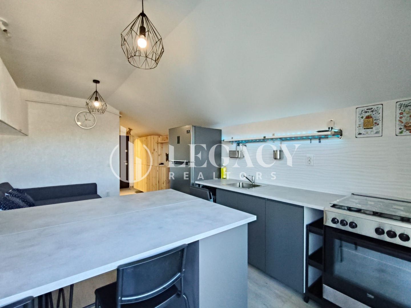 Apartament READY TO MOVE la mansardă, cu balcon și boxă de depozitare - Poză 25