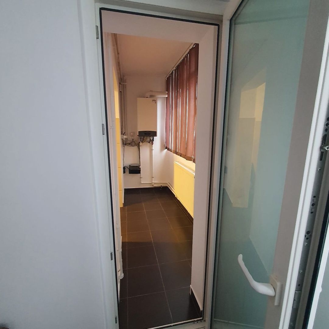 De inchiriat apartament 2 camere renovat, zona Margeanului/Rahova - Poză 4