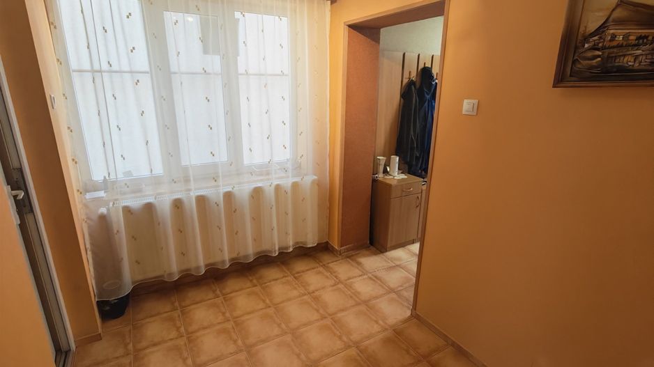 Casă cu teren generos Ghiroda vatra veche - Poză 11