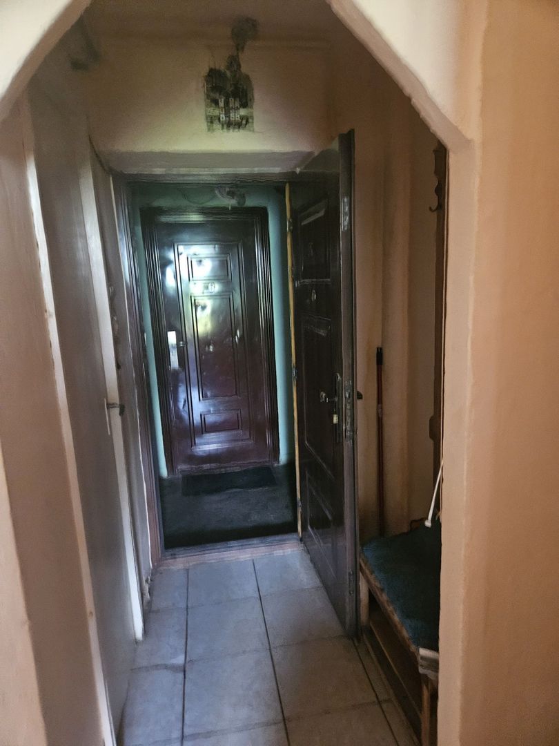 BRASADAS vinde garsonieră NEFINISATA Ostrovului etaj 2/4. - Poză 7