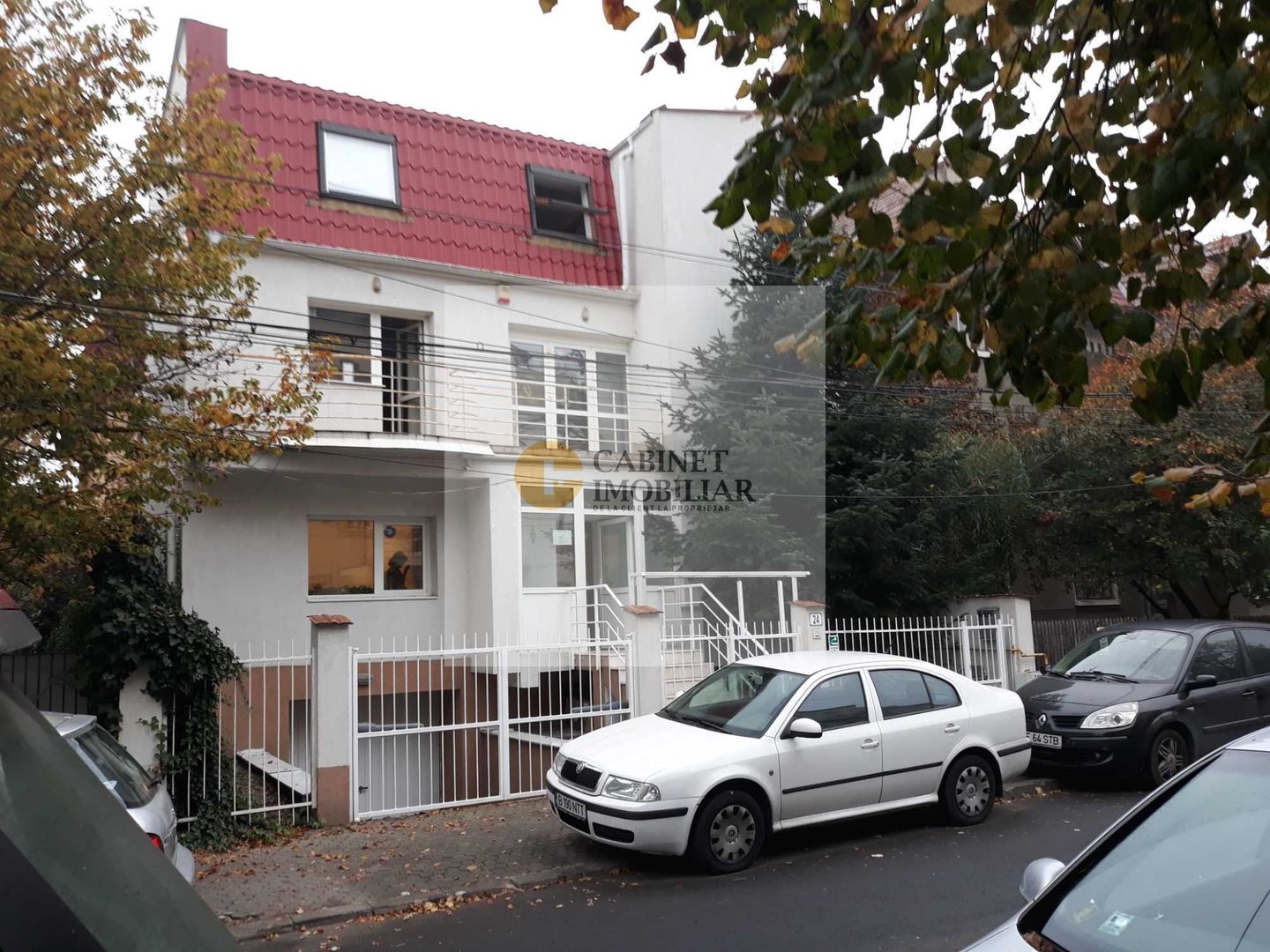 Vilă Exclusivistă în Domenii – Cartier Elegant și Liniștit - Poză 1