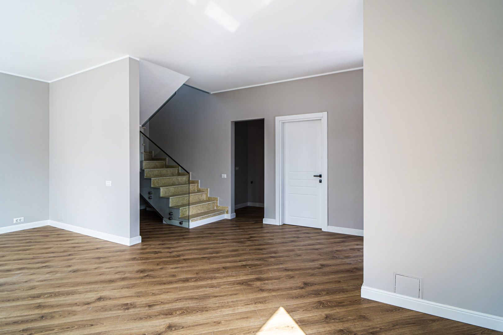 Casa individuala 5 camere / Finisaje Deosebite / Otopeni / Mutare Imediata - Poză 13