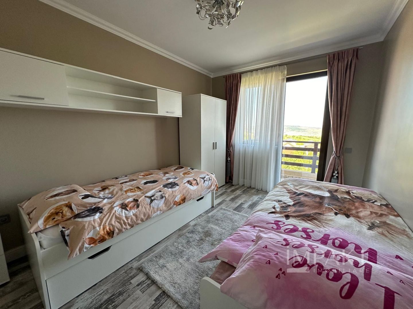 Vila deosebita spre inchiriere in Dezmir! - Poză 11