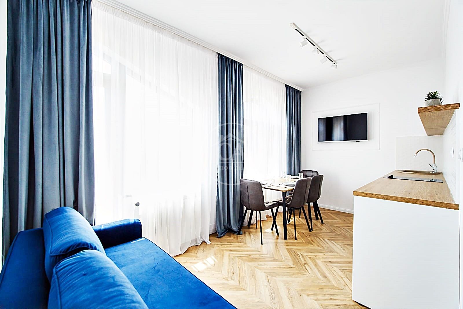 Apartament la casa, de inchiriat cu 2 camere in zona Centrala, Oradea - Poză 4