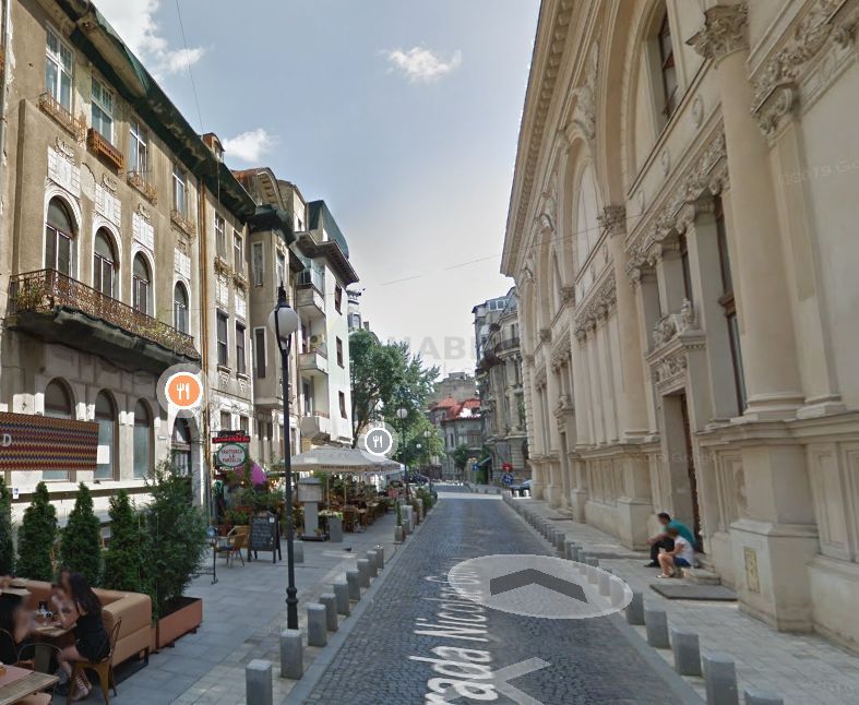 Cladire cu potential turistic in spatele Ateneului Roman - Poză 1
