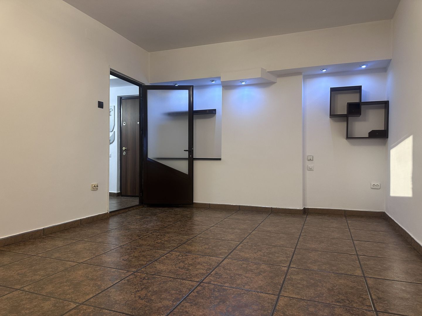 Vânzare apartament în inima Târgoviștei! - Poză 1