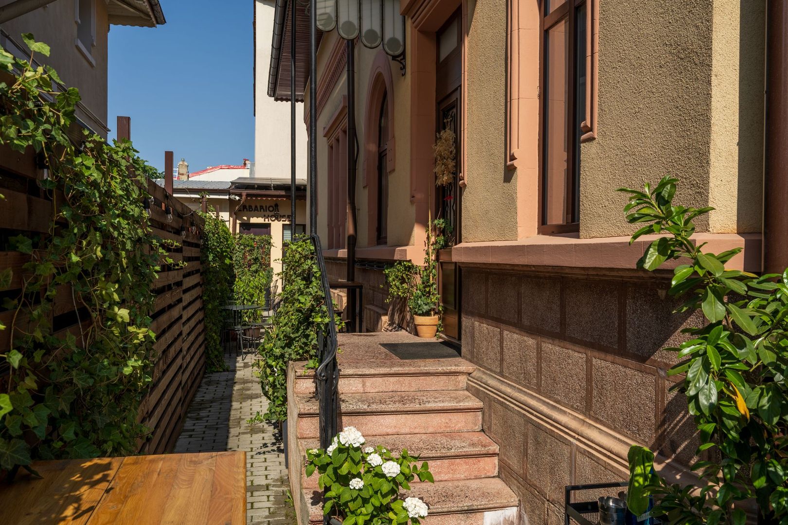 Vindem Afacerea ! Mini Hotel + Cafenea/ Restaurant ! Parcul Carol ! - Poză 17