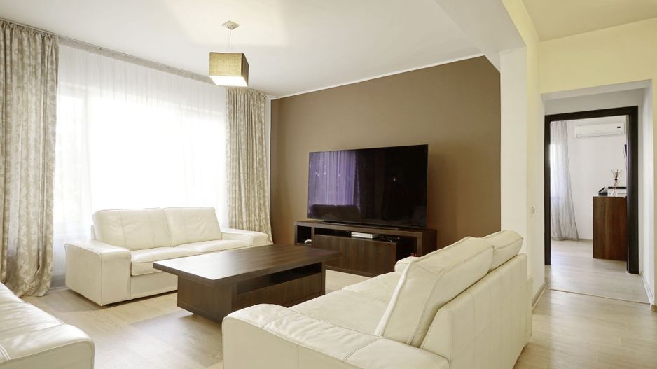 Ideal gradinita P+2, 8 cam, 6 dormt 6 bai, 3 garaje teren 650 mp, - Poză 41