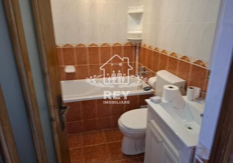 🏡 APARTAMENT CU 3 CAMERE DE ÎNCHIRIAT | 2 BĂI | ZONA CENTRALĂ – SIBIU - Poză 4