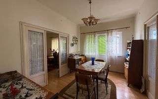 De vanzare apartament de 94MP cu curte de 90 MP - Poză 1