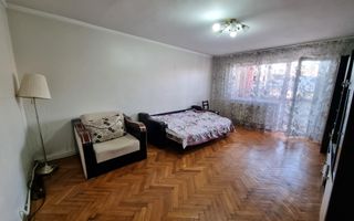 De inchiriat apartament 3 camere, zona Piata, Cetate - Poză 3