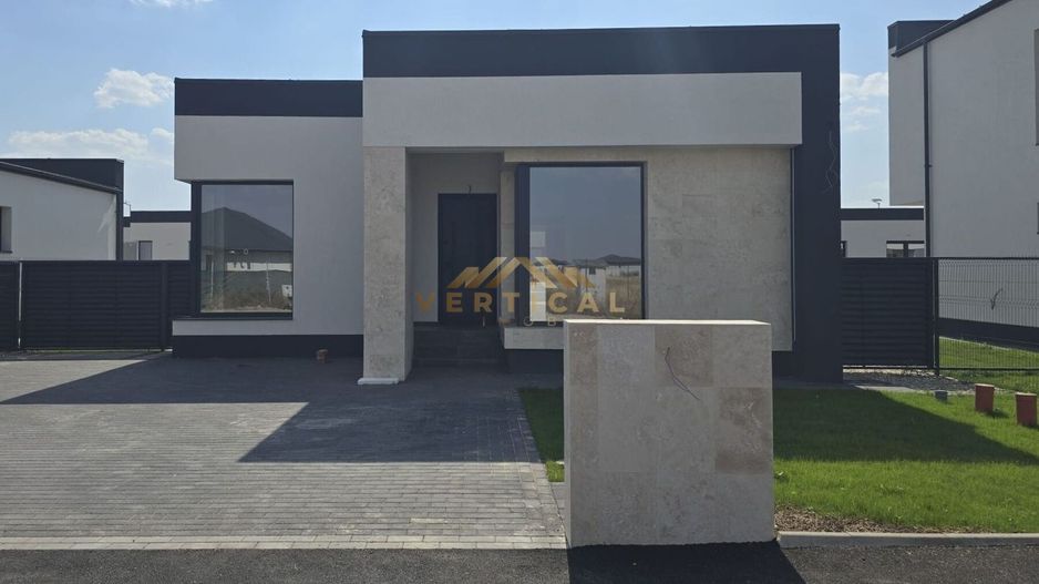 LOCUINTA MODERNA CU 2 DORMITOARE SI PARCARE - Poză 1