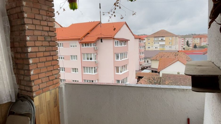 Apartament cu 3  camere de vanzare in Blaj - Poză 2