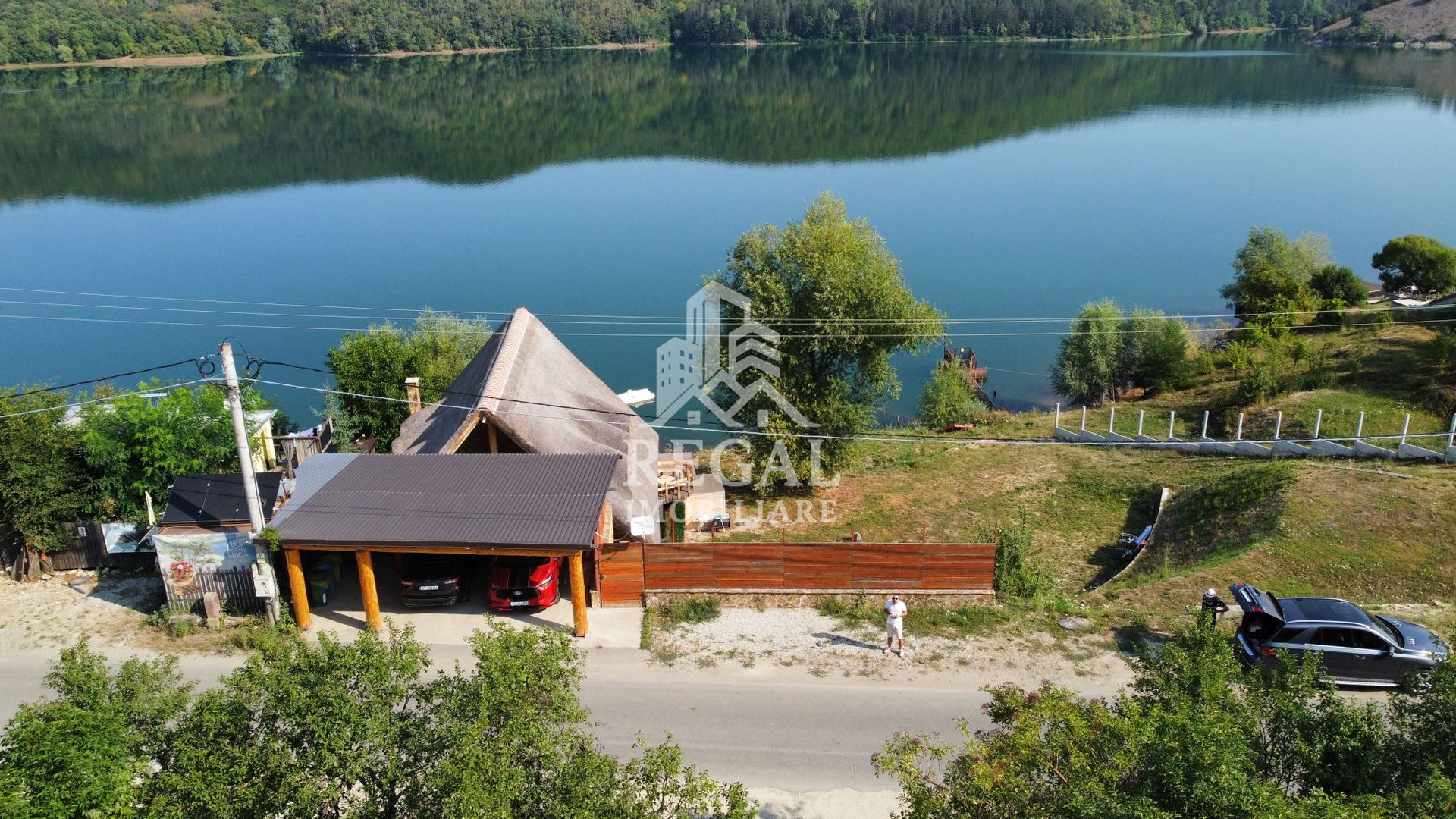 Teren intravilan de vânzare – 770 mp | Panoramă superbă asupra Lacului - Poză 3