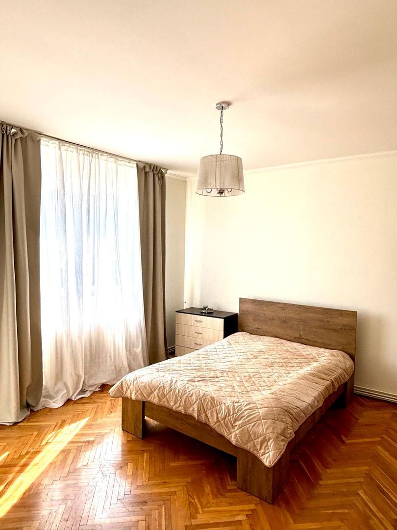 **Închiriere apartament 2 camere – zonă centrală, Plopilor, Cluj-Napoca** - Poză 1