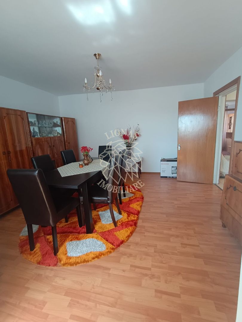 Apartament decomandat 4 camere 82 mp util-balcon-2 bai-Zona Nasaudului - Poză 3